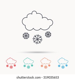 Snow icon. Snowflakes with cloud sign. Snowy overcast symbol. Linear icons on white background. Vector