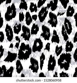 Snow Leopard Print. Seamless Pattern