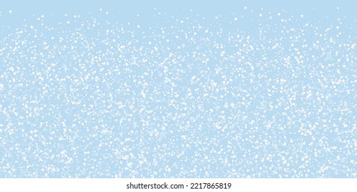 La nieve superó el fondo de la navidad. Sutiles copos de nieve volando y estrellas en el fondo azul claro del invierno. Sobrecoste de nieve festivo. Ilustración vectorial amplia.