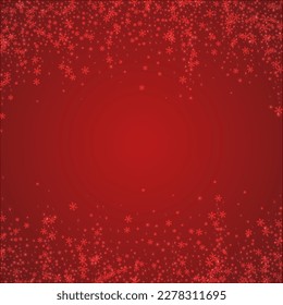 La nieve superó el fondo de la navidad. Sutiles copos de nieve volando y estrellas de fondo rojo navideño. Sobrecoste de nieve festivo. Ilustración vectorial cuadrada.