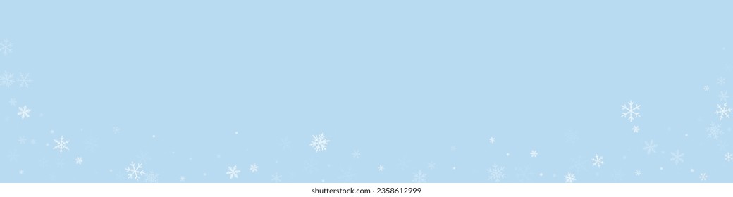 La nieve superó el fondo de la navidad. Sutiles copos de nieve volando y estrellas en el fondo azul claro del invierno. Sobrecoste de nieve festivo. Ilustración de vector panorámica.