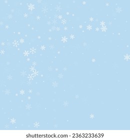 La nieve superó el fondo de la navidad. Sutiles copos de nieve volando y estrellas en el fondo azul claro del invierno. Sobrecoste de nieve festivo. Ilustración vectorial cuadrada.