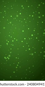 La nieve superó el fondo de la navidad. Sutiles copos de nieve volando y estrellas sobre fondo verde navideño. Sobrecoste de nieve festivo. Ilustración vectorial vertical.