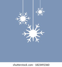 Copos de nieve. Ilustración vectorial de tres copos de nieve colgantes blancos, elementos de decoración navideña