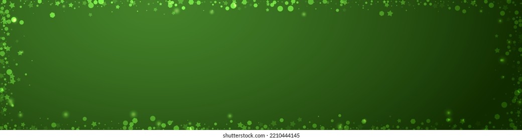 Fondo de navidad nevada. Sutiles copos de nieve volando y estrellas sobre fondo verde navideño. Delicadas navidades nevadas dulces. Ilustración de vector panorámica.