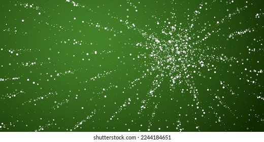 Fondo de navidad nevada. Sutiles copos de nieve volando y estrellas sobre fondo verde navideño. Delicadas navidades nevadas dulces. Ilustración vectorial amplia.