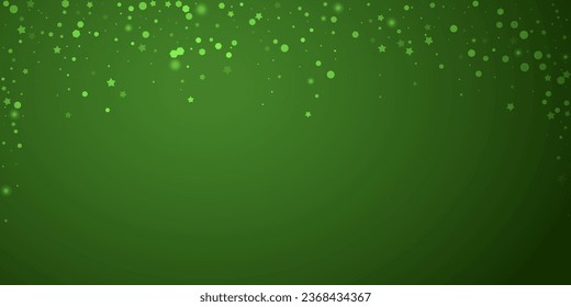 Fondo de navidad nevada. Sutiles copos de nieve volando y estrellas sobre fondo verde navideño. Delicadas navidades nevadas dulces. Ilustración vectorial amplia.