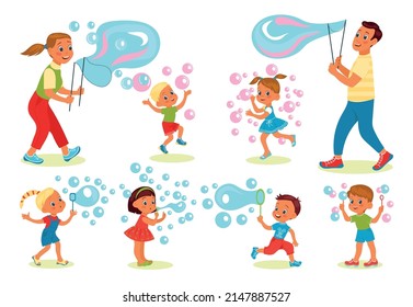 Las burbujas de jabón muestran. Niños felices y padres que soplan bolas de espuma. Actividades de niños y niñas. Juegan adultos y niños. Personajes de caricaturas. Globos de jabón. Vector