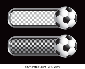Fußball auf diamantkarierten Bannern
