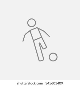 Jugador de fútbol con icono de línea de bola para web, móvil e infografía. Icono vector de gris oscuro aislado en fondo gris claro.