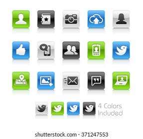 Social Icons / The file Includes 4 color versions in different layers.