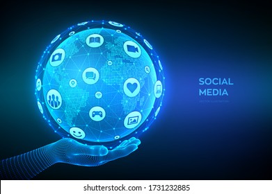 Concepto de conexión a los medios sociales. La esfera de las alambradas está hecha de diferentes medios sociales e iconos de las computadoras. Composición de líneas y puntos del mapa mundial. El globo terrestre en mano de wireframe. Ilustración vectorial.