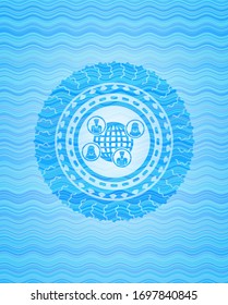 ícono de red social dentro del emblema de estilo de concepto de agua.