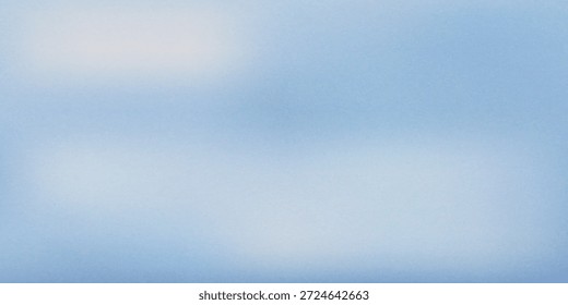 Un gradiente suave y granulado pasa de un blanco brillante en la parte superior a un azul claro en la parte inferior, creando un fondo sereno y aireado.