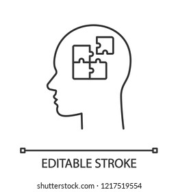 Solution linear icon. Solve problem. Thin line illustration. Thinking process. Find solution. Resolve issue. Insight. Head with puzzles. Contour vector isolated outline drawing. Editable stroke