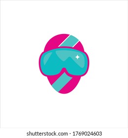 someone who wears big glasses.
