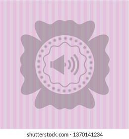 sound icon inside badge with pink background