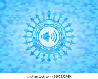 icono de sonido dentro del emblema azul claro con fondo de mosaico