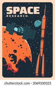 Weltraumrakete und Satellit. Mars Kolonisation Vintage Vektor Poster. Shuttle in der Galaxie auf außerirdischer Planetenbahn. Weltraumforschung, Marserkundungsmission Retrokarte. Untersuchung des Universums und des Kosmos