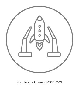 Icono de línea de área de despegue del transbordador espacial.