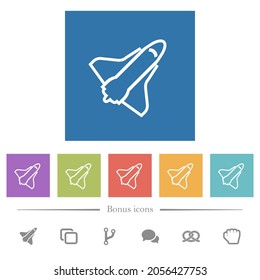 El transbordador espacial esboza iconos blancos planos en fondo cuadrado. 6 iconos de bonificación incluidos.