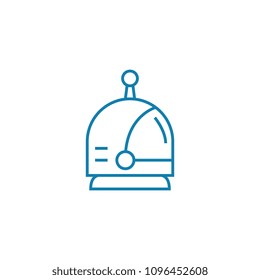 Spaceman's helmet linear icon concept. Spaceman's helmet line vector sign, symbol, illustration.