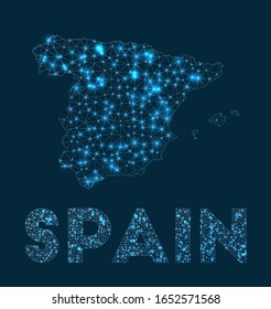 Mapa de red de España. Mapa geométrico abstracto del país. Conexión a Internet y diseño de telecomunicaciones. Ilustración vectorial con clase.