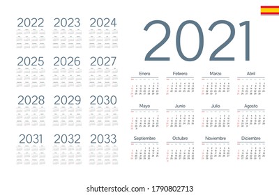 Calendario español 2021 - 2033 sobre fondo blanco, la semana comienza el domingo