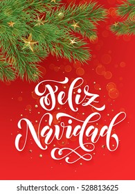 Spanisch Frohe Weihnachten Feliz Navidad Text Gruß kalligraphische Schrift. Dekorativer roter Hintergrund mit goldenem Weihnachtsgeschmack von goldenen Sternenbällen und Ästen von Weihnachtsbaumen 