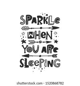 Sparen Sie, wenn Sie stilisierte schwarze Tintenschrift schlafen. Typografie im Baby-Grunge-Stil mit Tintenfischen. Kinder drucken. Handgezeichnetes Poster, Dekoration, Bannerdesign