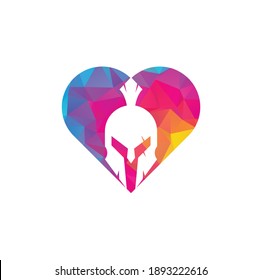 Diseño del logo del concepto de forma de corazón espartano. Antigüedades vintage Diseño vectorial de guerrero espartano