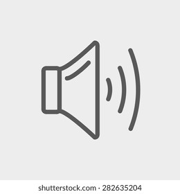Linha fina do ícone de volume do alto-falante para web e móvel, design plano minimalista moderno. Ícone cinza escuro vetorial no plano de fundo cinza claro.