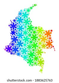 Mosaico espectral gradiente del mapa de Colombia diseñado para las vacaciones navideñas. El mosaico del mapa de Colombia está organizado con elementos de nieve coloridos. Diseñado para carteles de invierno.