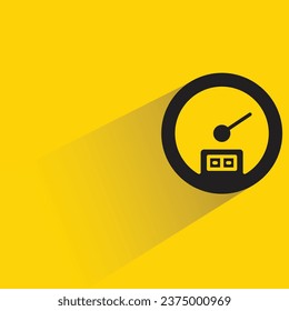 icono del velocímetro y del medidor en el fondo amarillo