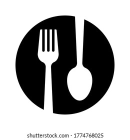 Icono de cuchara y tenedor. Horquilla y cuchara sobre un icono de plato negro. Icono de restaurante. Ilustración vectorial.