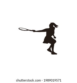 Sportlerin, die seinen Tennisschläger waagerecht schwenkt, um zur Ball-Silhouette zu gelangen - Tennissportler auf der Vorhand Swing Cartoon Silhouette einzeln auf Weiß