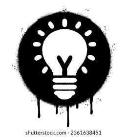 Icono de la línea de la bombilla de graffiti pintada con aerosol aislado con fondo blanco.