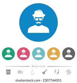 Espía con íconos blancos planos de avatar de bigote en fondo de color redondo. 6 iconos de bonificación incluidos.