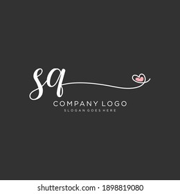 Logo inicial del vector de belleza SQ, logotipo de escritura a mano de firma inicial, boda, moda, joyería, boutique, floral y botánica con plantilla creativa para cualquier empresa o negocio.