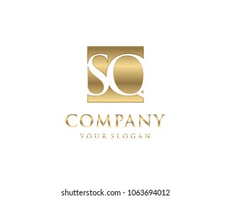 SQ initial letters looping linked box elegant logo golden black background