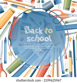 Fondo cuadrado de los suministros de oficina. Pluma, lápiz, marcador, pincel, clips de papel. De vuelta a la escuela, estudio, tema de oficina. Cartel, volante, cartel publicitario