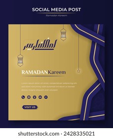 Plantilla de banner cuadrado con fondo islámico recortado en diseño morado y dorado con arte lineal de estrella y linterna. El significado del texto árabe es ramadán kareem. Fondo islámico en morado y oro