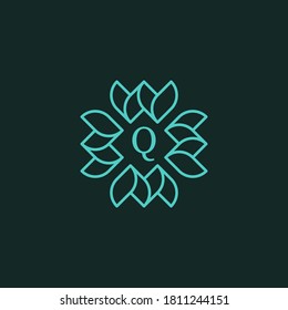 square flower logo with the letter Q in the middle. editable and easy to custom