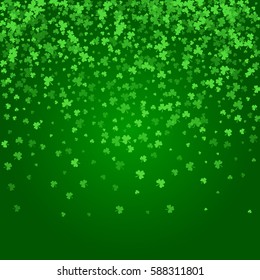 Fondo del Día de Saint Patricks cuadrado con clover verde confetti. Cae hojas de shamrock. Plantilla para diseño de tarjeta de felicitación, banner, volante, invitación de fiesta.