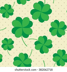 St Patric day pattern. Green clover leafs seamless vector pattern. 