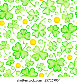 St. Patricks Day holiday seamless pattern. Clover leaf texture. Spring background.