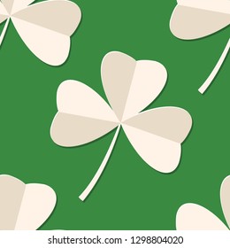St. Patrick's day vector seamless pattern with shamrock on green background.. Eps-8
