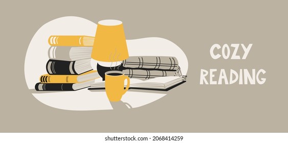 Una pila de libros junto a una lámpara, una yegua y una taza de té