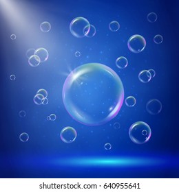 Iluminación de escenario con focos y burbujas. Escena azul en aguas profundas con espuma de champú en el agua. Burbujas coloridas y realistas con pulverizadores, rayos y bengalas. Fondo con jabón soplante para baño y ducha