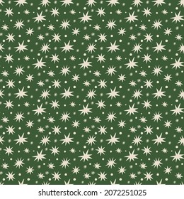 Motif de vacances en étoile. Motif harmonieux de flocon de neige de Noël sur fond vert. Jolies étoiles de gribouillage. Arrière-plan vacances. Des étoiles enfantines, fond d'écran Starry. Motif de Noël. Illustration vectorielle.